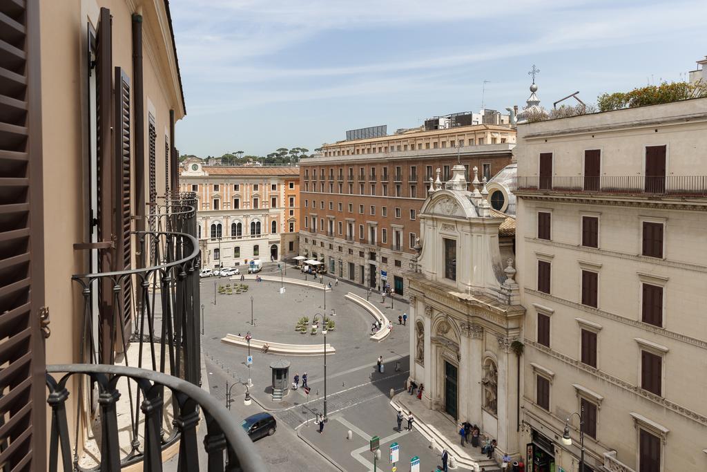 Town At Spanish Steps Apartment *